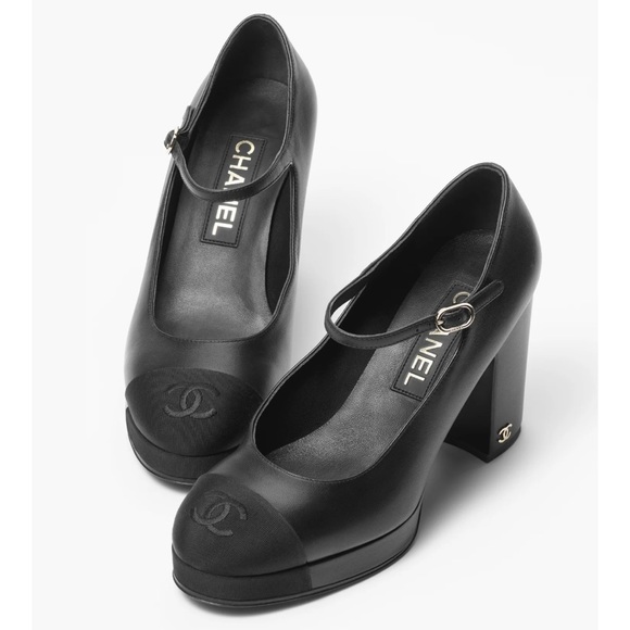 Chanel logo Pumps and Mules, worn twice. Dust bags and passport with the box. - Picture 3 of 4